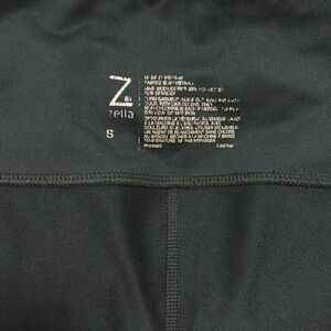 Sport leggings in green by Zella